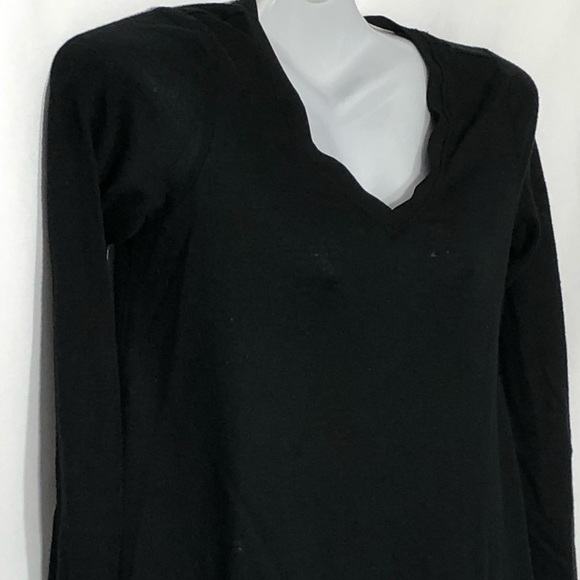 MOTHERHOOD MATERNITY top v neck chiffon hem - Picture 8 of 11